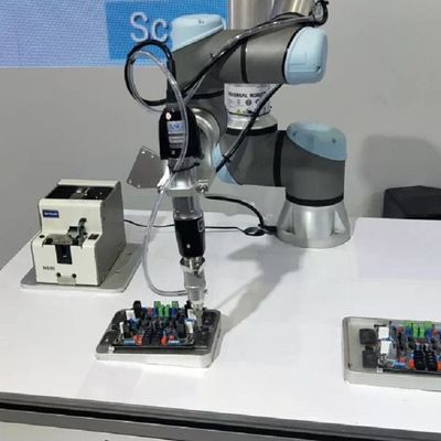 一突きおよび場所機械のために共同ロボットとして5KGペイロードのマニピュレーターとのCobotの軽量のロボットUR 5e