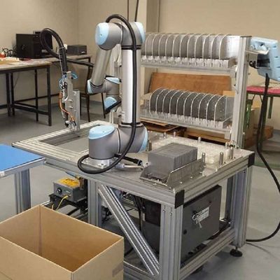 物質的な処理装置の部品のためのCobotとして3KGペイロードが付いている共同のロボットの小型ロボットUR 3e