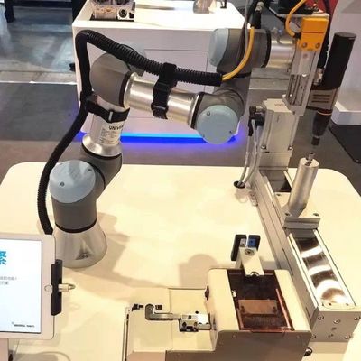 エンジン アセンブリのためのCobotとして3KGペイロード6の軸線の工業用ロボットの腕を搭載する普遍的なロボットUR 3e