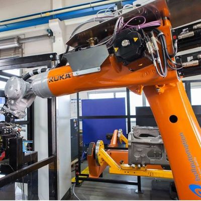 他の溶接装置としてレーザ溶接のためのレーザ溶接のロボットKR 600 R2830