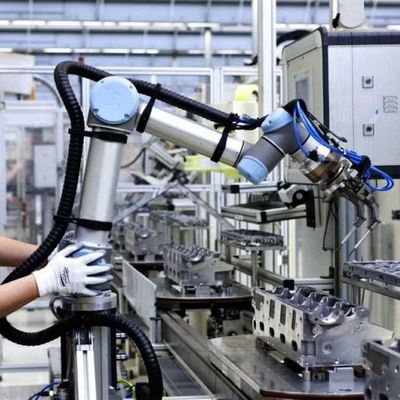 UR ロボット UR10e 6 軸 ロボット腕 ダンスのための自動化 協働ロボットとして操作