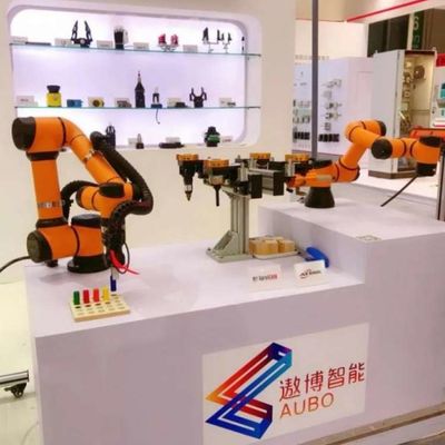 一突きおよび場所の共同のロボットのためのAUBOのロボットAUBO i3 6軸線のロボティック腕