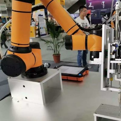 AUBO I10 コボット ロボットアーム 6 軸 協働ロボットとして操作する