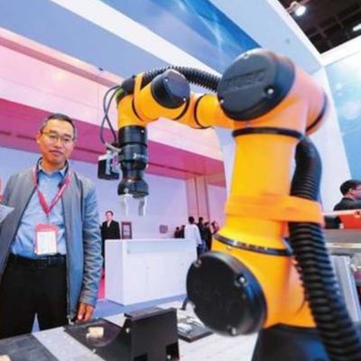 共同のロボットとして負荷および荷を下すことのためのCobot AUBO I16 6の軸線