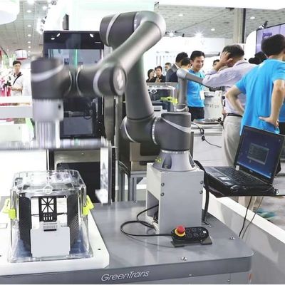 共同のロボットTM5-700はCobotとしてロボット腕6の軸線を選び、置く