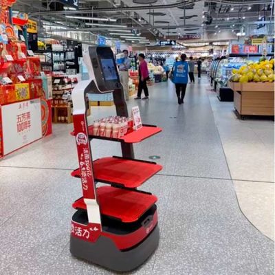 AIの人工知能サービス ロボットを持つ食糧配達ロボット ウエーター