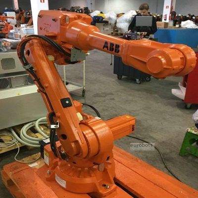 一突きおよび場所のロボットIRB 2600-12/1.65工業用ロボットとしてロボティック腕6の軸線