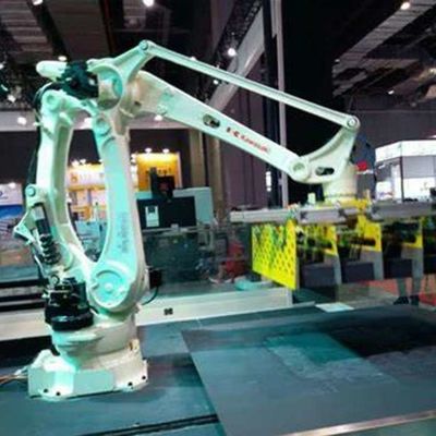 工業用ロボットをパレットで運搬するためのロボティック腕のマニピュレーターCP700Lのペイロード700kg