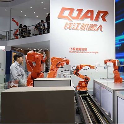 ロボティック アセンブリのための組み立てロボットの中国QJR6S-1 6の軸線のロボティック腕
