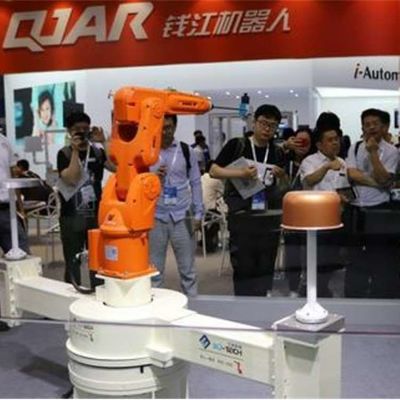 ロボティック アセンブリのための組み立てロボットの中国QJR6S-1 6の軸線のロボティック腕