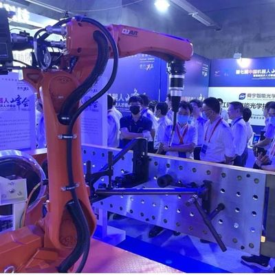 自動溶接ロボットQJR6-1400H 知的溶接ロボットのためのCNGBS溶接ポジショナー
