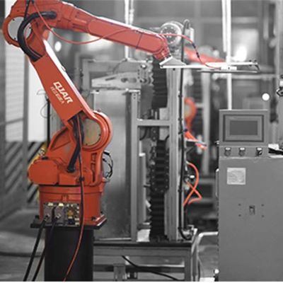 Migの溶接工の溶接ロボットが付いている溶接のロボティック腕6の軸線QJR6-3中国のロボット