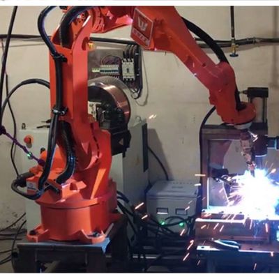 Migの溶接工の溶接ロボットが付いている溶接のロボティック腕6の軸線QJR6-3中国のロボット