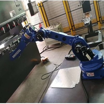 ロボット腕を扱うための工業用ロボットのMotoman GP35L 6の軸線のロボティック腕
