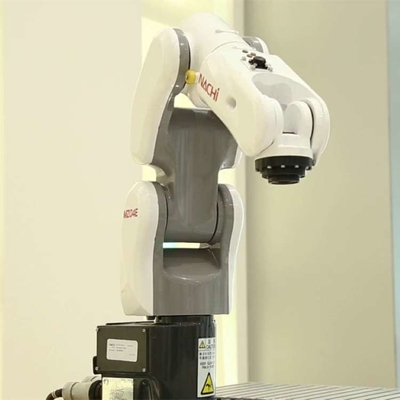 密集した工業用ロボットとしてロボティック腕MZ01-01のロボット腕6の軸線の処理